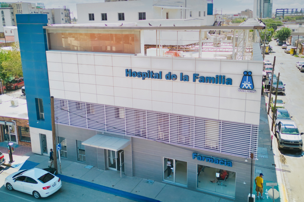 Entrada del Hospital de la Familia FEMAP